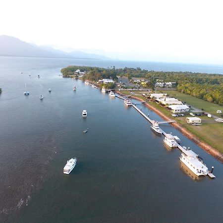 Lucinda Fishing Lodge Bagian luar foto