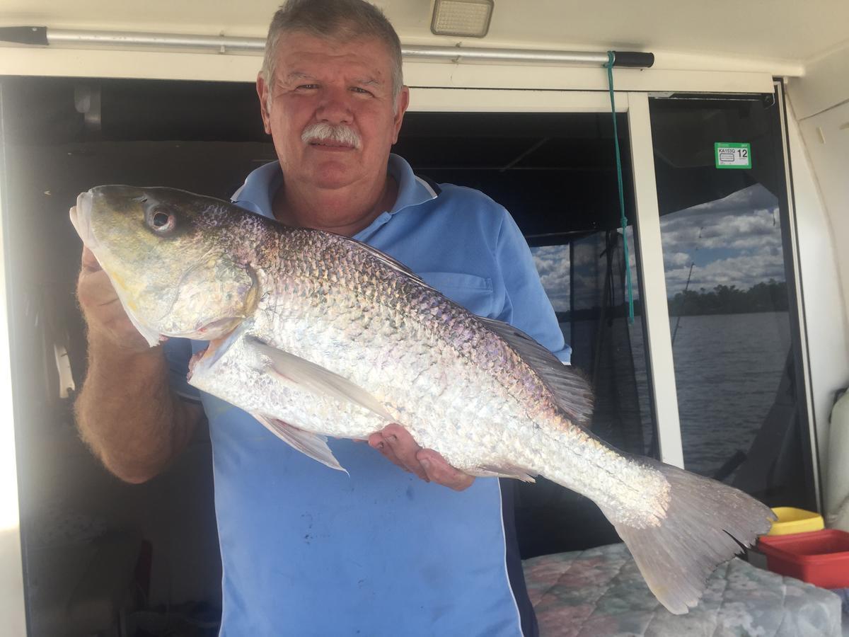 Lucinda Fishing Lodge Bagian luar foto