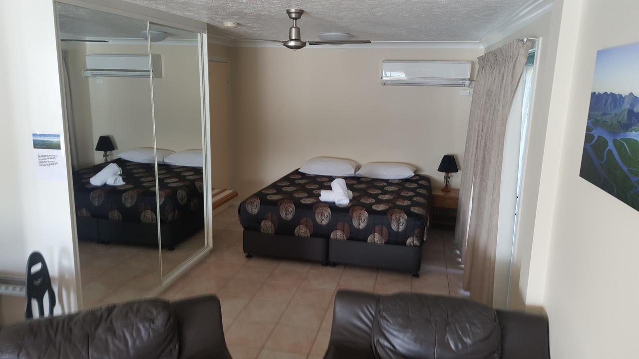 Lucinda Fishing Lodge Bagian luar foto