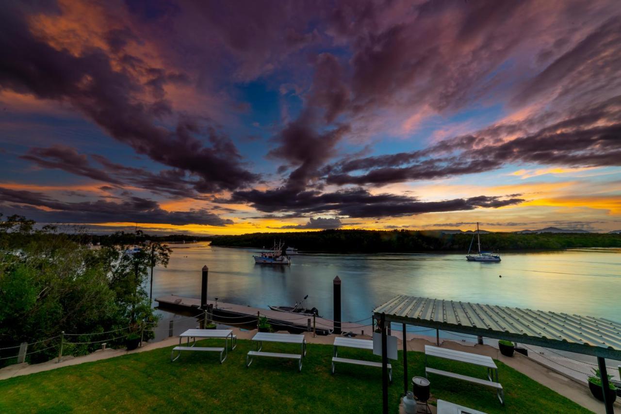 Lucinda Fishing Lodge Bagian luar foto