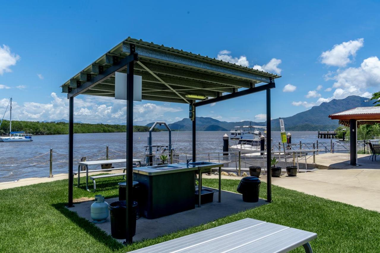 Lucinda Fishing Lodge Bagian luar foto