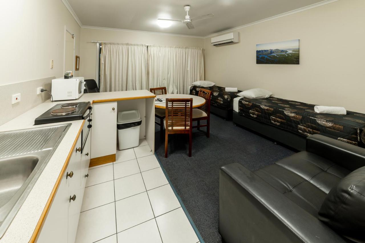 Lucinda Fishing Lodge Bagian luar foto