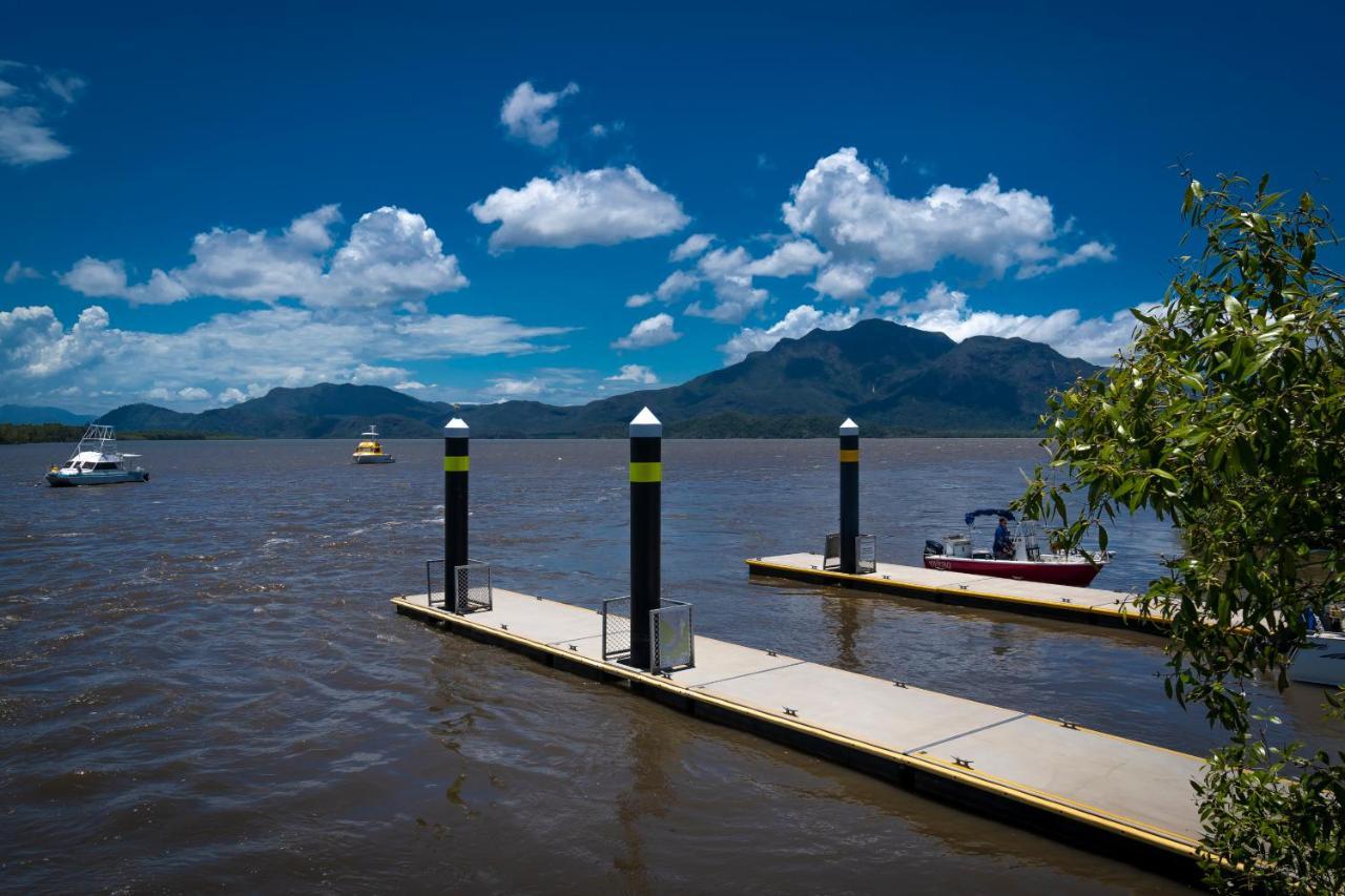 Lucinda Fishing Lodge Bagian luar foto